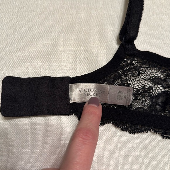 ✨ Victoria’s Secret Dream Angels Push-Up Bra – Size 36C - Picture 8 of 11